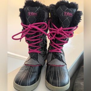 Totes Quilted Black Boots with Pink Laces